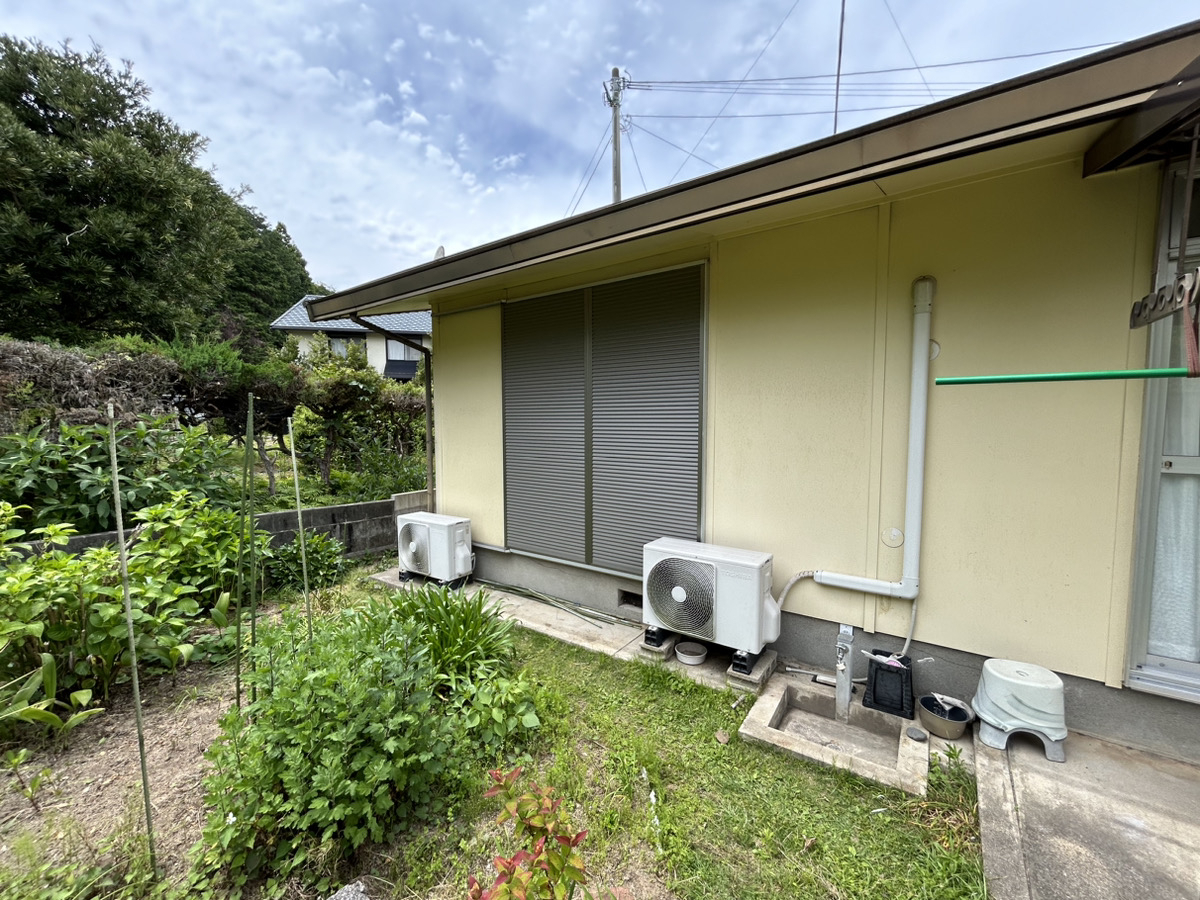 さくらエステート 大牟田店の開閉が重く苦痛だったけれど、取替後は指１本で楽々開閉 ！！　LIXIL取替雨戸パネルの施工後の写真2